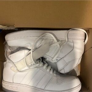 Adidas men size 10.5 new Barley worn no stains